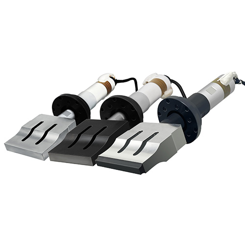 Ultrasonic horn